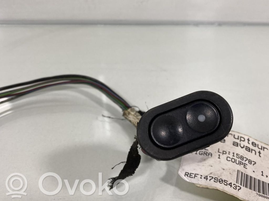 Opel Tigra A Electric window control switch 