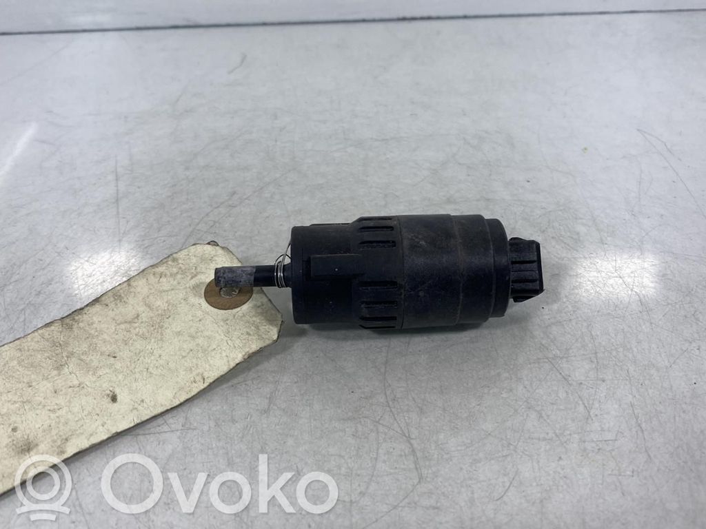 Opel Combo D Windscreen/windshield washer pump 