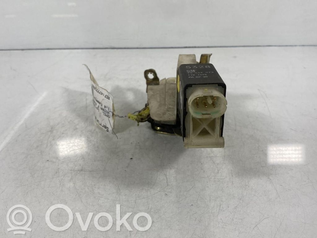 Opel Astra F Etuoven lukko 