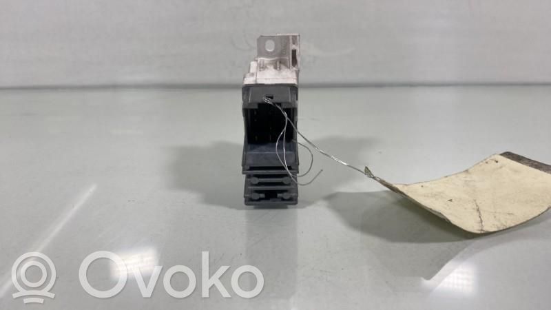 Hazard light switch   1112004