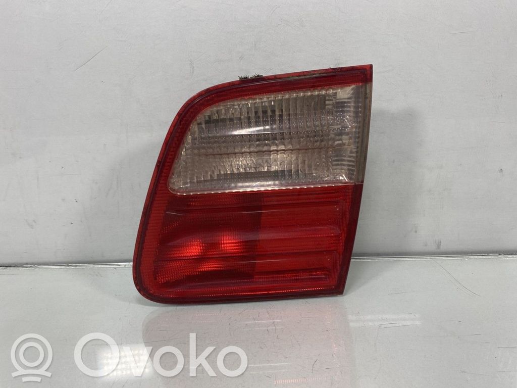 Mercedes-Benz E W210 Lampă spate în capacul portbagajului 