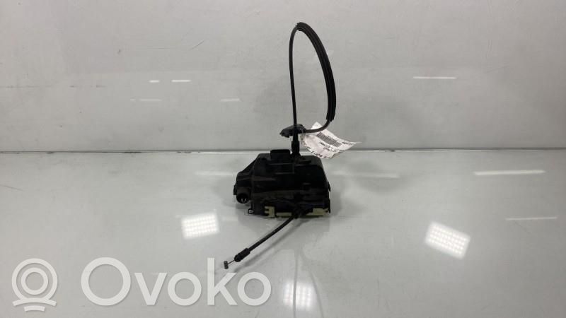 Nissan Primera Priekšpusē slēdzene 