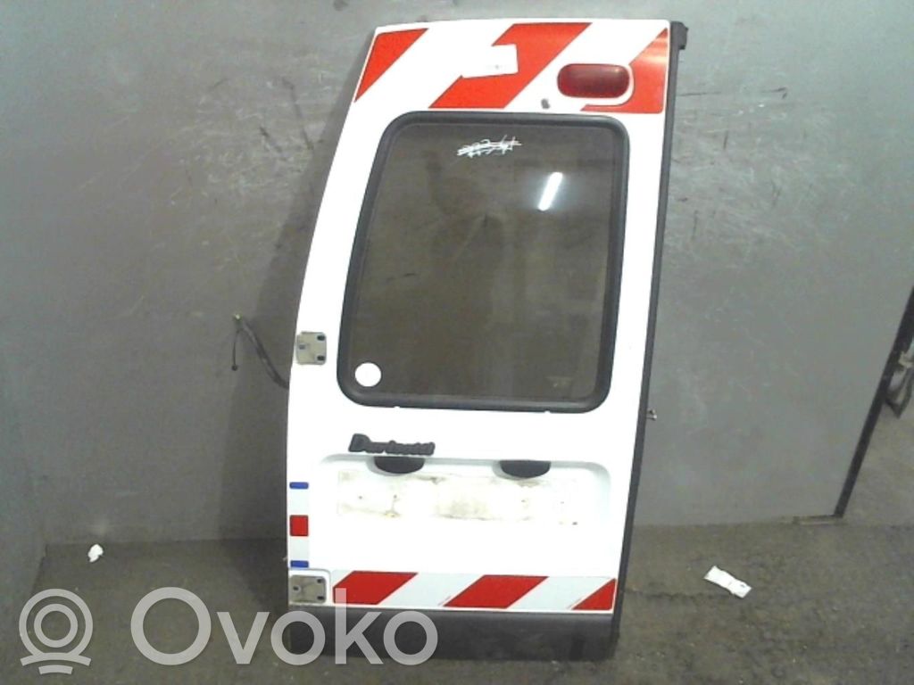 Krovinių (bagažinės) durys   8702A0