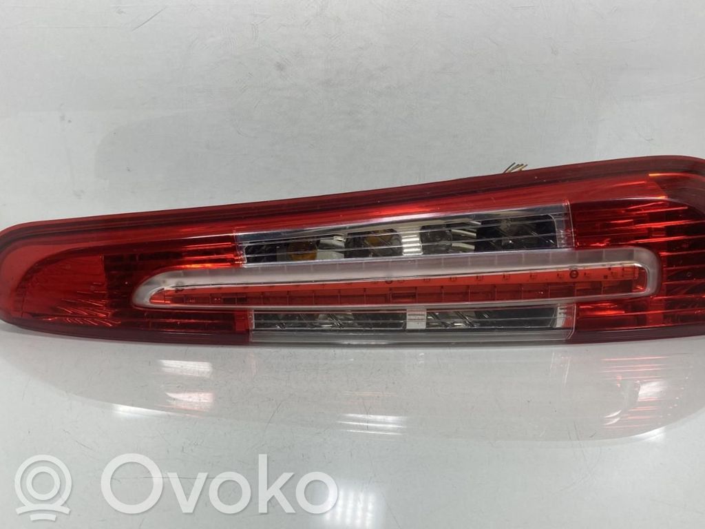Ford C-MAX I Aizmugurējais lukturis virsbūvē 