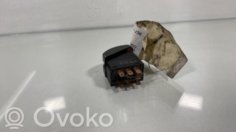 Opel Corsa B Hazard light switch 