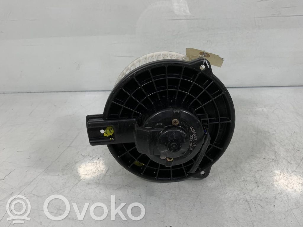 Mazda 2 Lämmittimen puhallin 