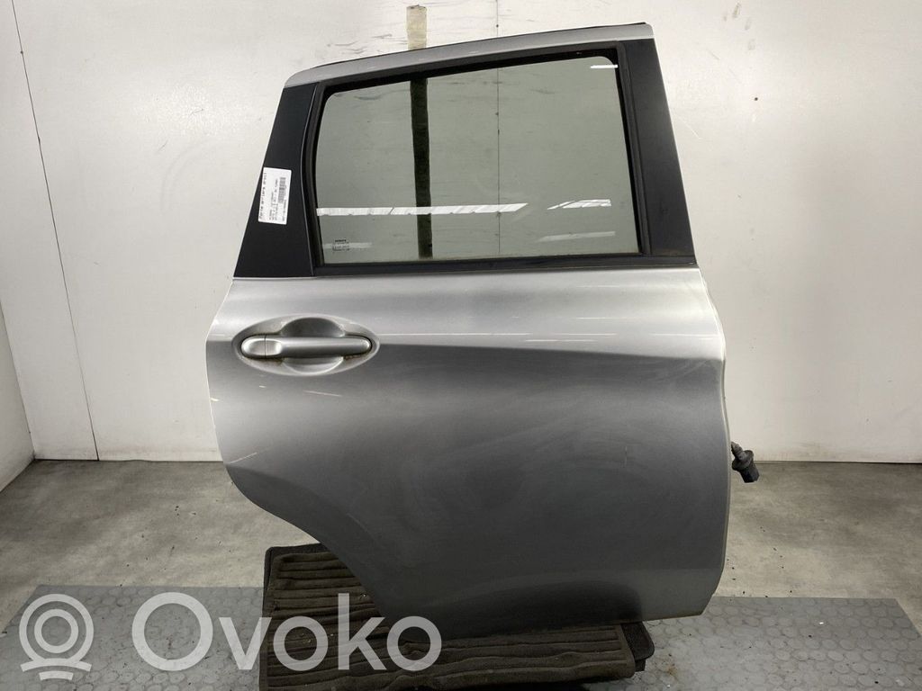 Nissan Note (E12) Galinės durys 