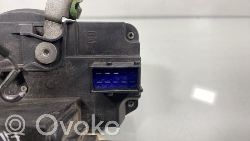 Opel Corsa C Front door lock 