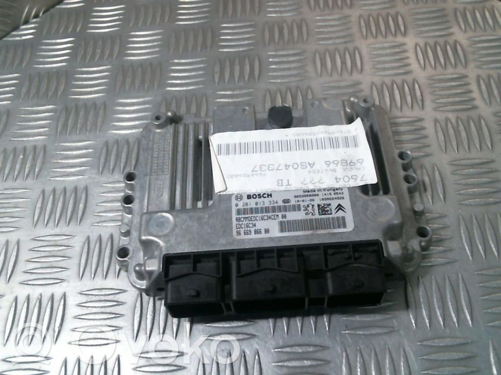 Peugeot 3008 I Engine control unit/module 