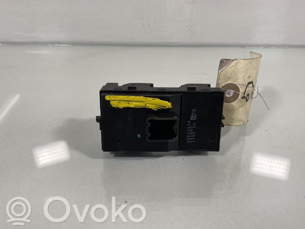 Chevrolet Orlando Electric window control switch 