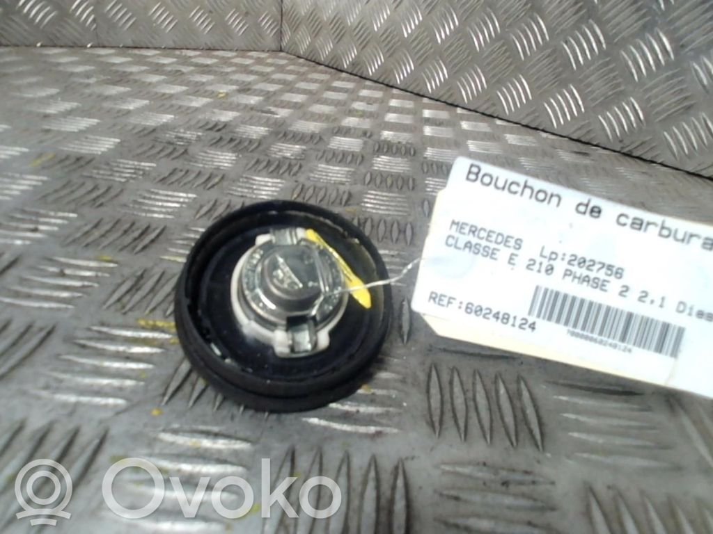 Mercedes-Benz E W210 Bouchon de réservoir essence