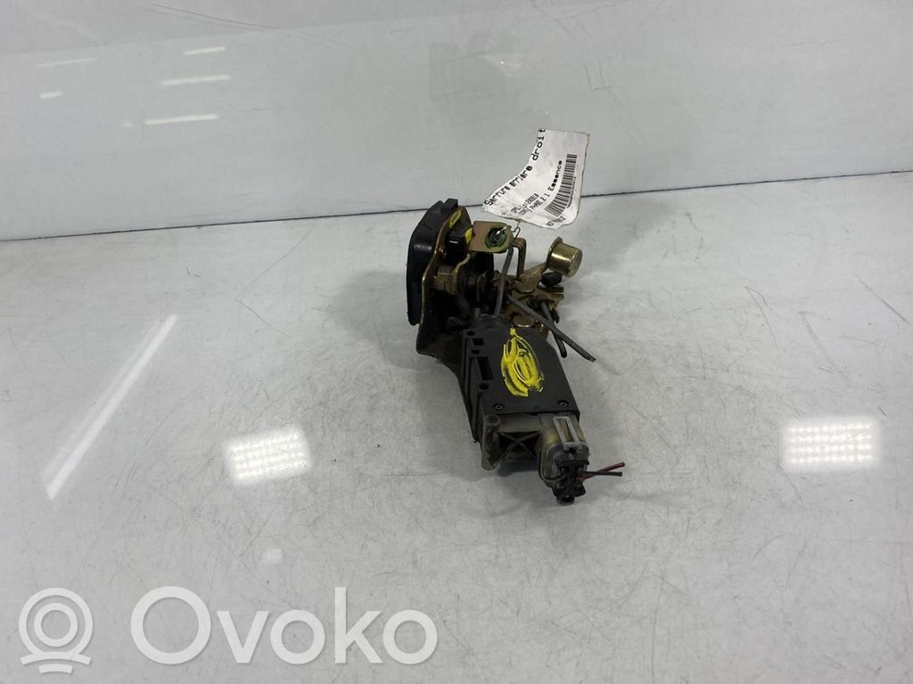 Opel Corsa B Cerradura de puerta trasera 