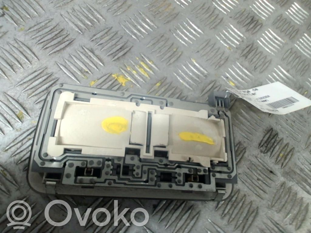 Citroen Nemo Etuistuimen valo 