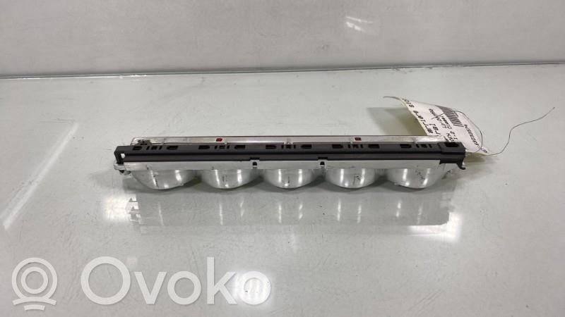 Citroen Nemo Third/center stoplight 