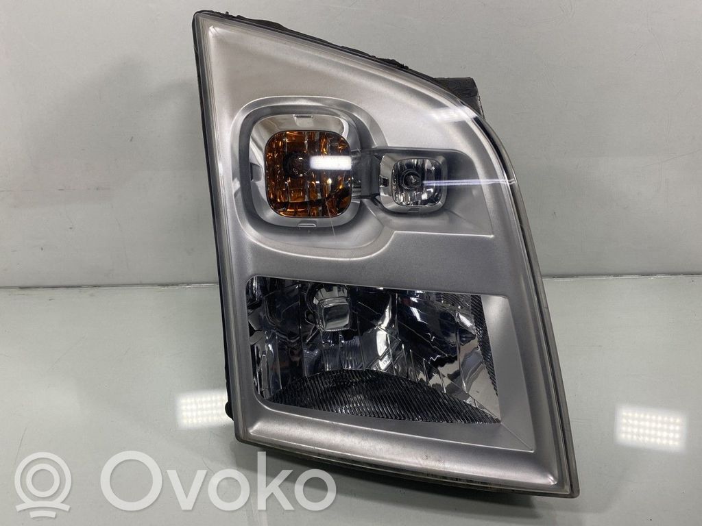 Headlight/headlamp   1684408