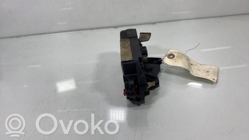 Peugeot 306 Takaoven lukko
