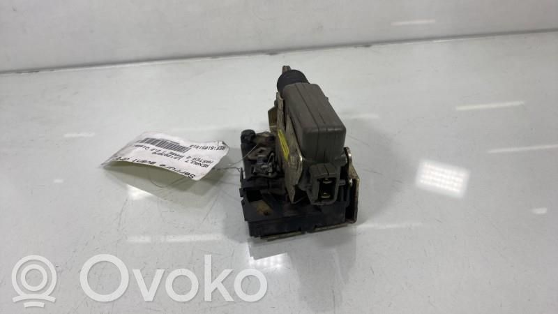 Renault Master II Etuoven lukko 