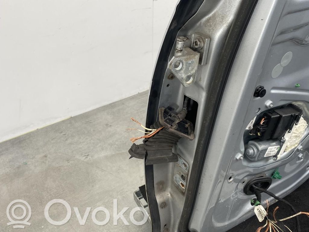 Volkswagen Jetta V Puerta trasera 