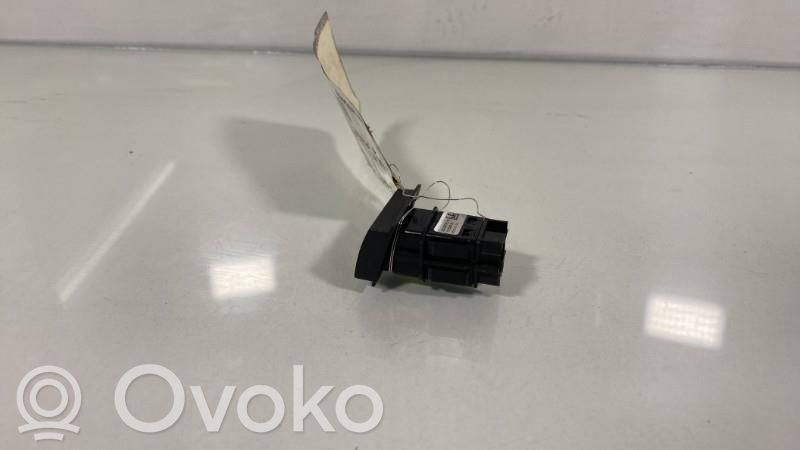 Botón interruptor de luz de peligro   252907372R