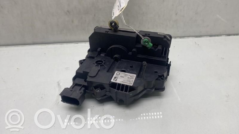 Fiat Grande Punto Zamek drzwi przednich 