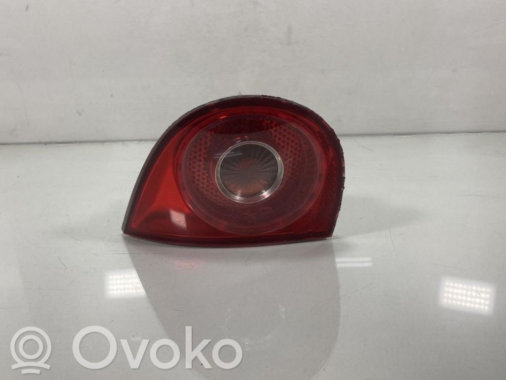 Volkswagen Golf V Lampy tylnej klapy bagażnika 