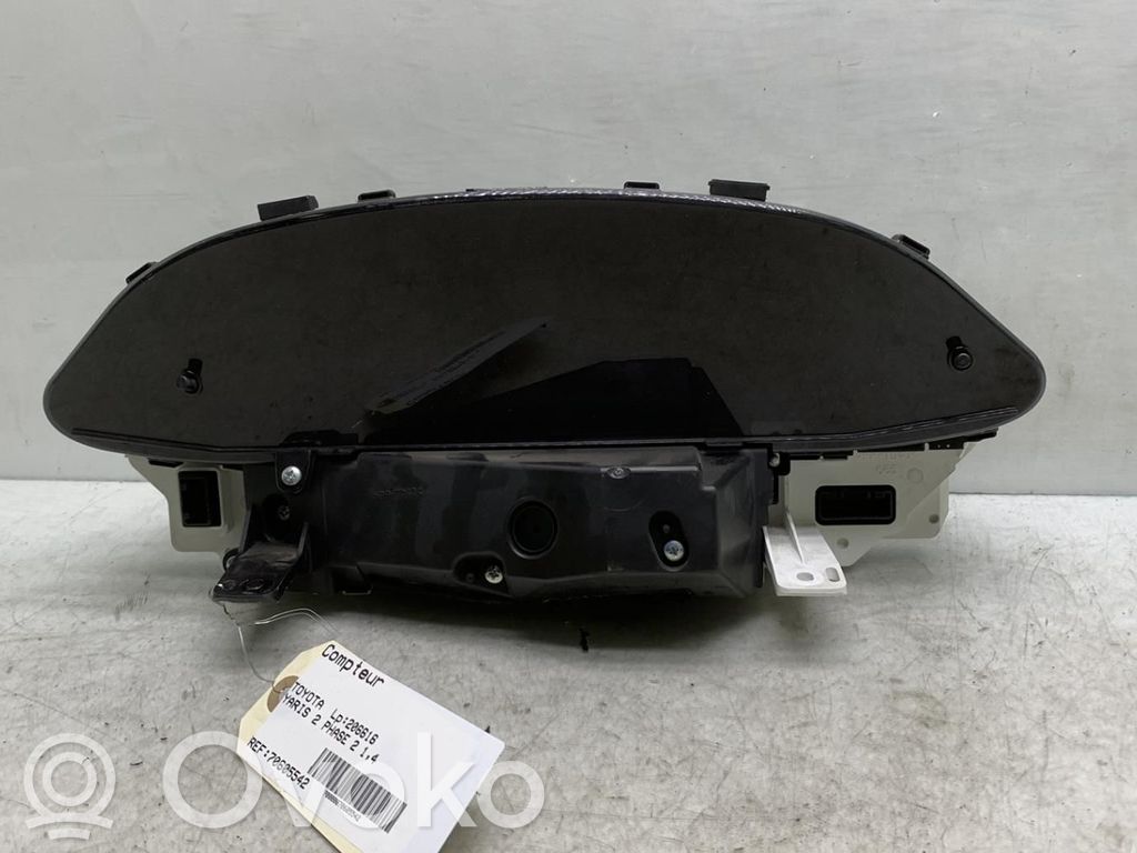 Toyota Yaris Vitezometru (grup de instrumente) 