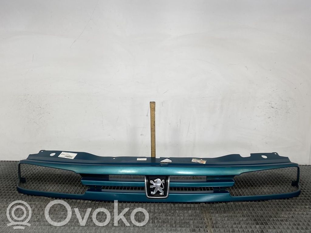 Peugeot 806 Etusäleikkö 