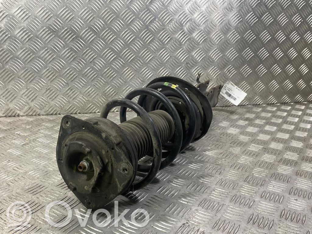 Nissan Qashqai Amortyzator osi przedniej ze sprężyną