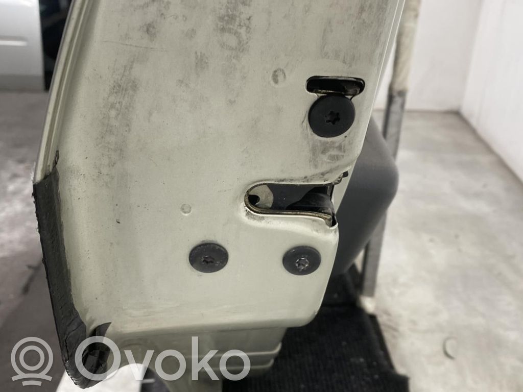 Dacia Logan I Puerta trasera 