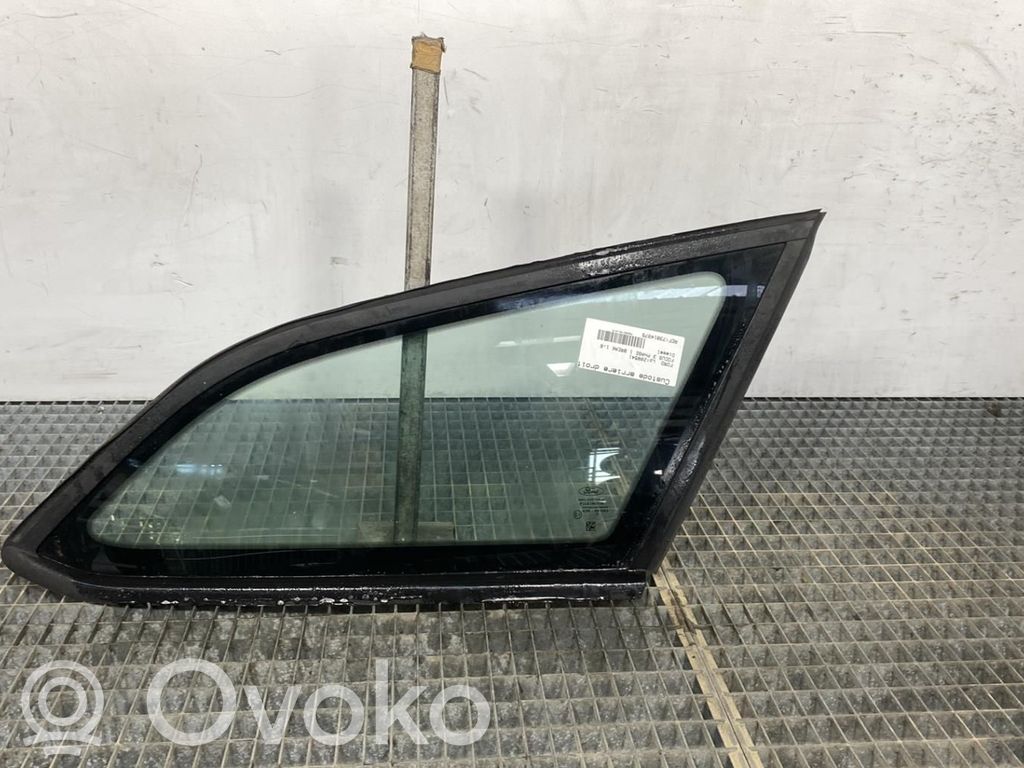 Ford Focus Vidrio lateral trasero 