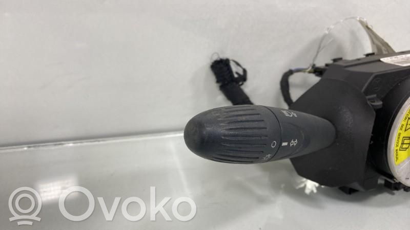 Ford Ka Commodo, commande essuie-glace/phare 