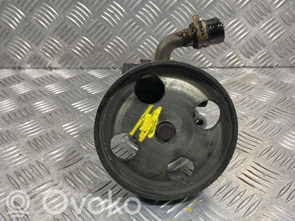 Mazda 2 Vairo stiprintuvo siurblys 