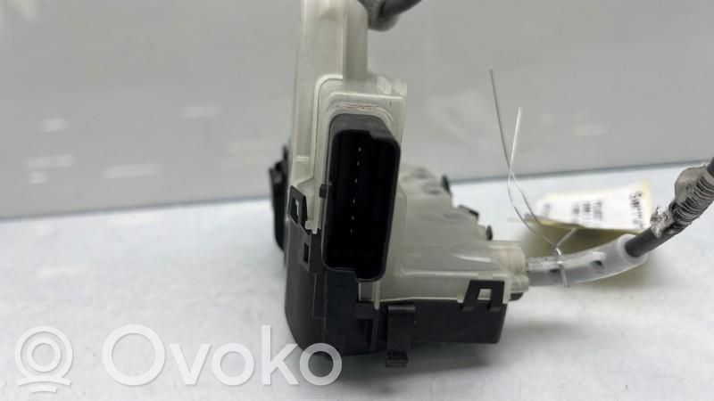 Peugeot 2008 II Front door lock 