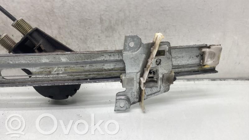 Regulador manual de la ventanilla delantera   D20258590