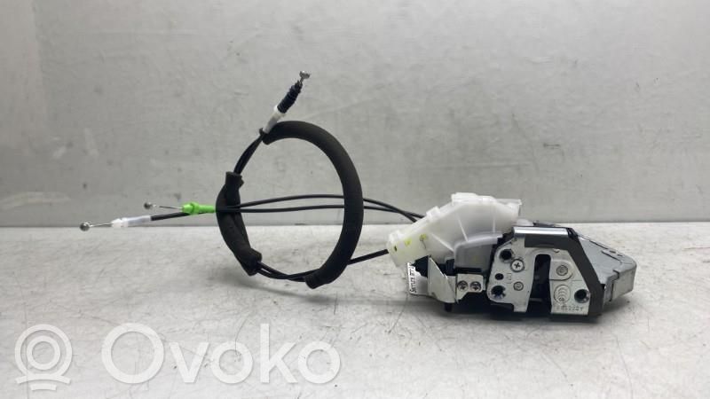 Toyota C-HR I Takaoven lukko