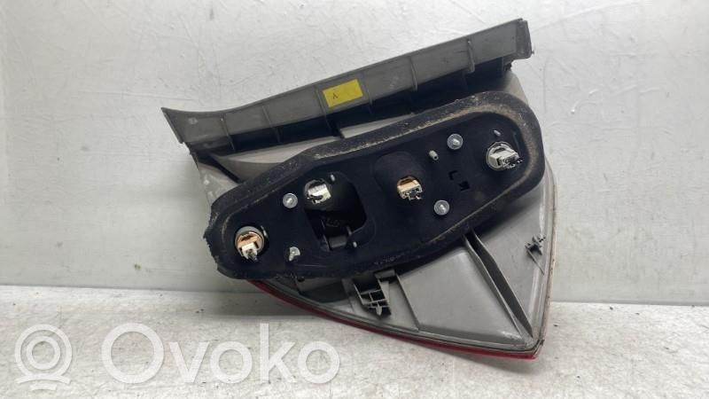 Honda FR-V Aizmugurējais lukturis virsbūvē 