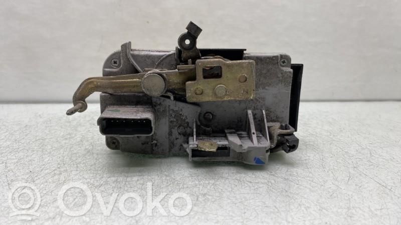 Peugeot 807 Etuoven lukko 
