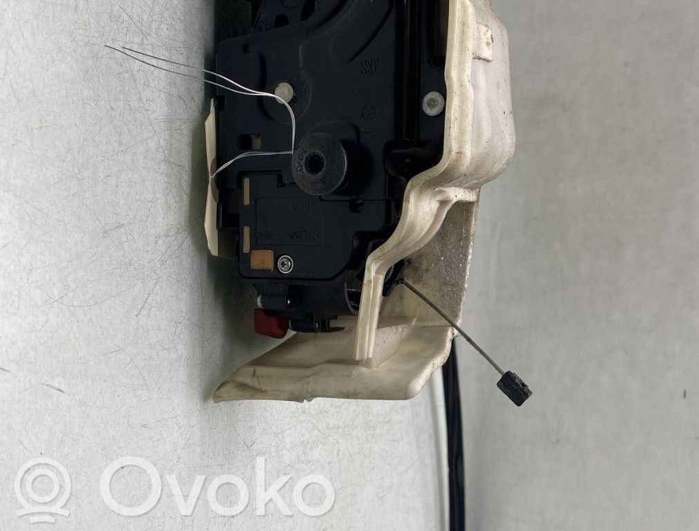 Volkswagen Golf V Etuoven lukko