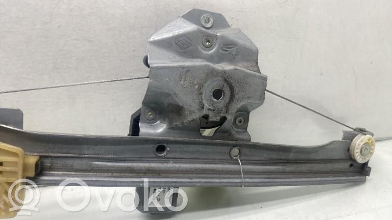 Renault Captur Elektryczny podnośnik szyby drzwi tylnych 