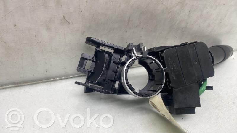 Toyota Yaris Palanca de intermitentes 