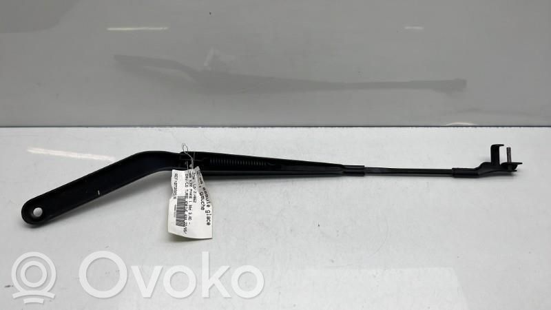 BMW X5 E70 Front wiper blade arm 