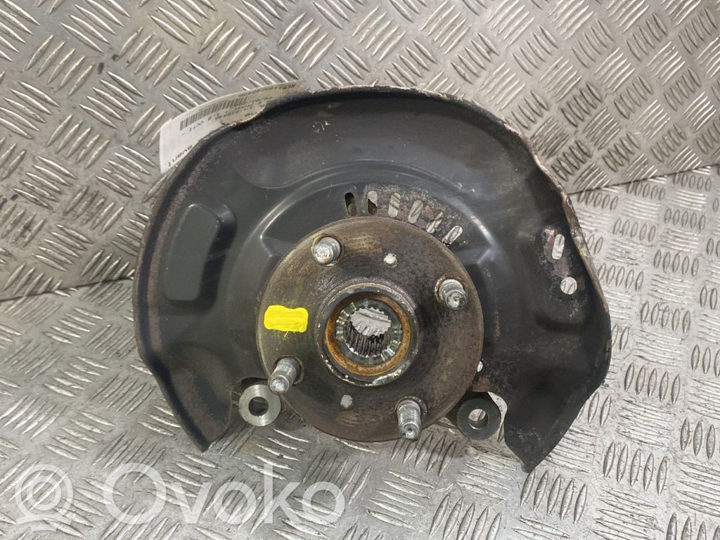 Toyota Yaris Fuzetă butuc roată față 