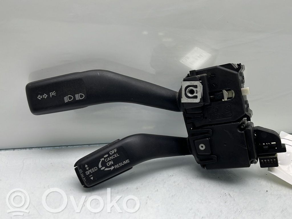 Audi A3 S3 8P Manetka / Przełącznik kierunkowskazów 