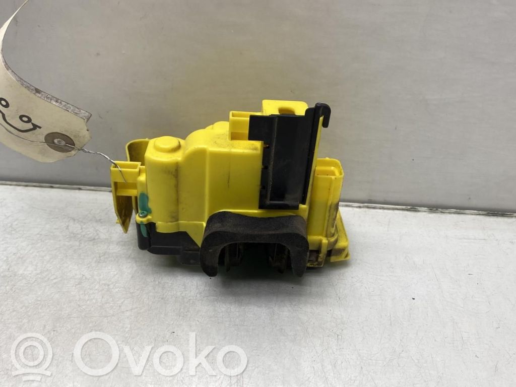 Peugeot Bipper Aizmugurē slēdzene 