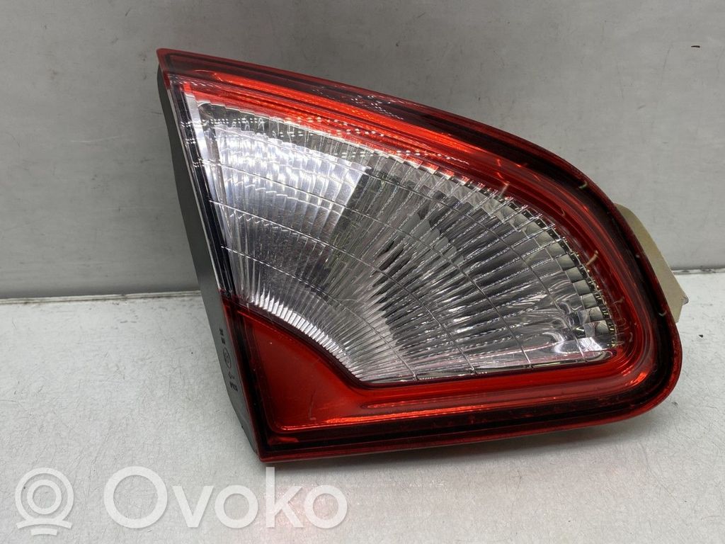 Nissan Qashqai Lampy tylnej klapy bagażnika 