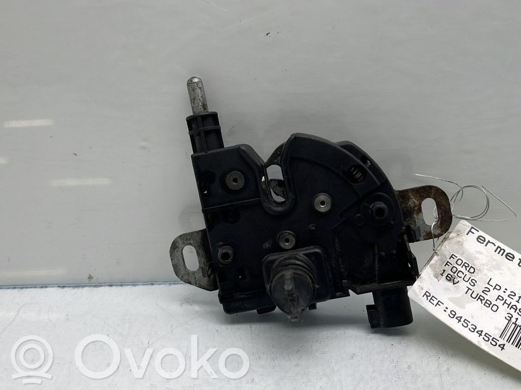 Ford Focus Dzinēja pārsega slēdzene 