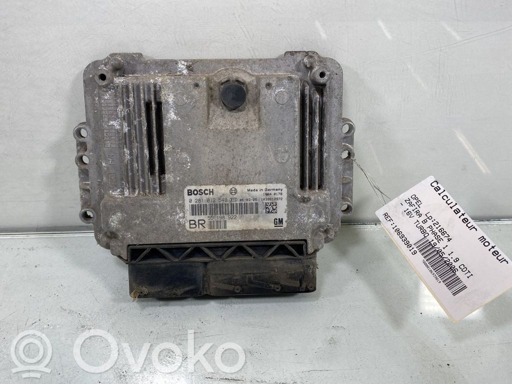 Opel Zafira B Engine control unit/module 