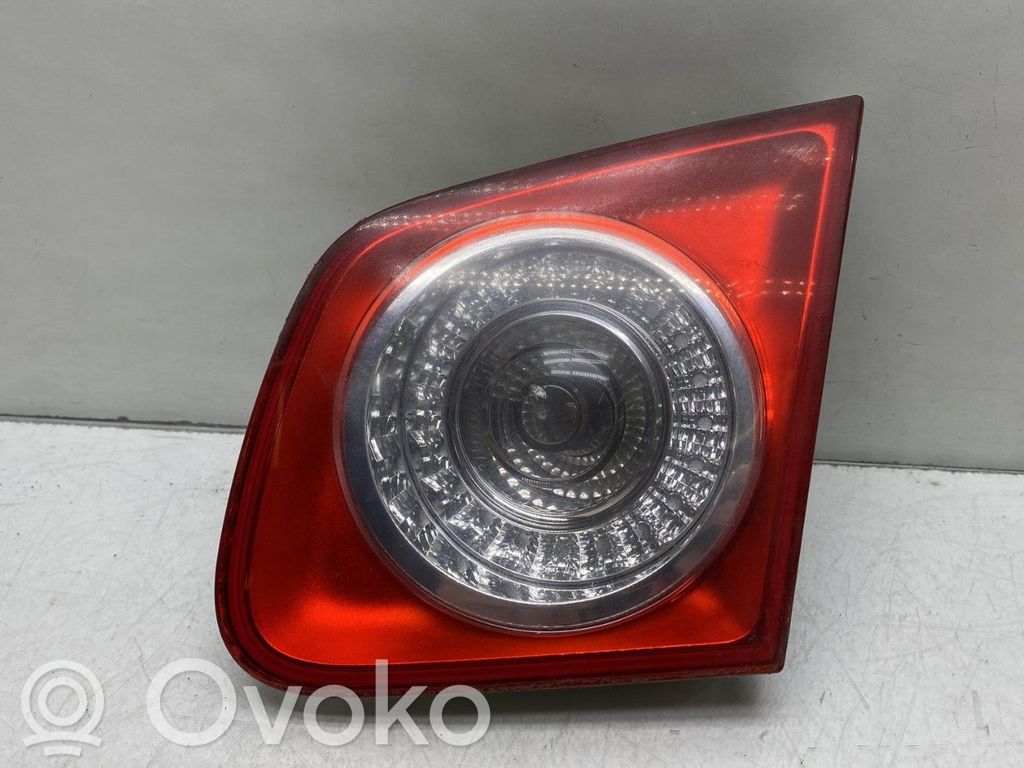 Volkswagen Jetta V Takaluukun takavalot