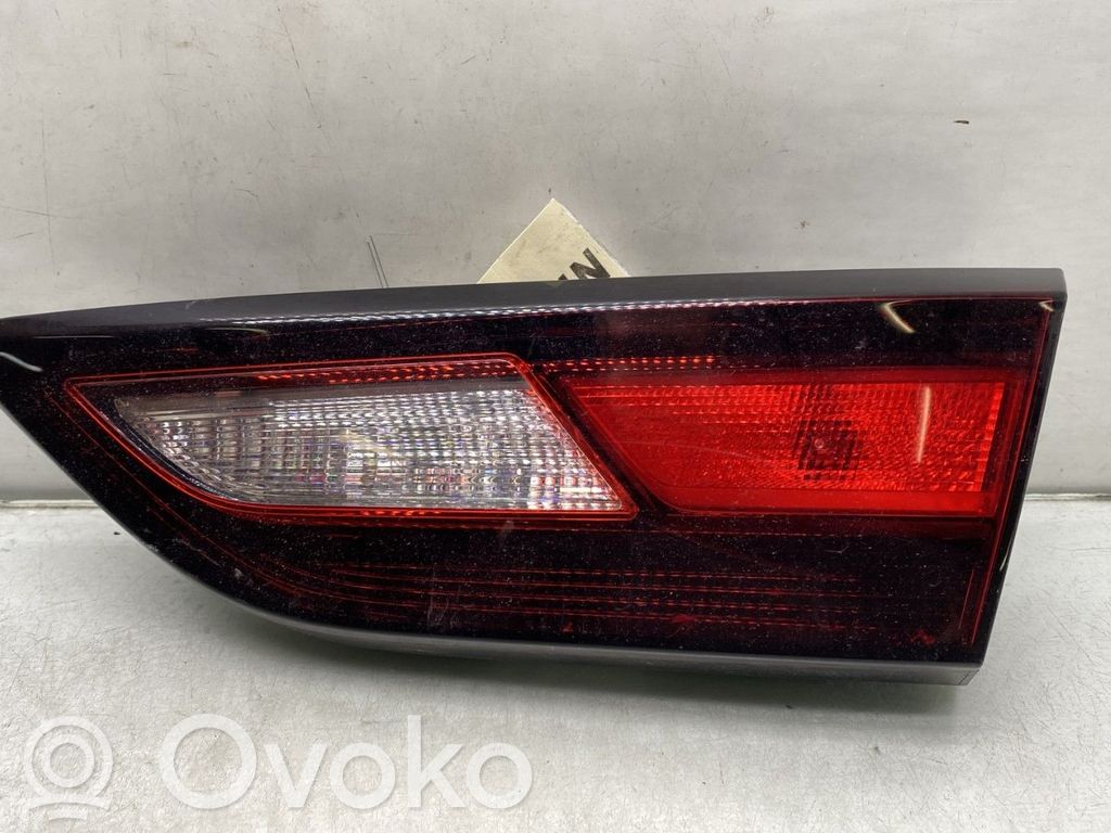 Opel Astra K Luci posteriori del portellone del bagagliaio 