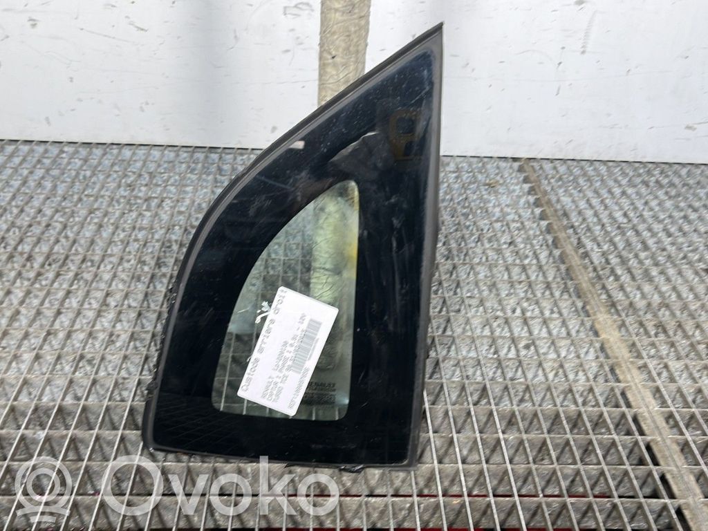 Renault Captur Rear side window 